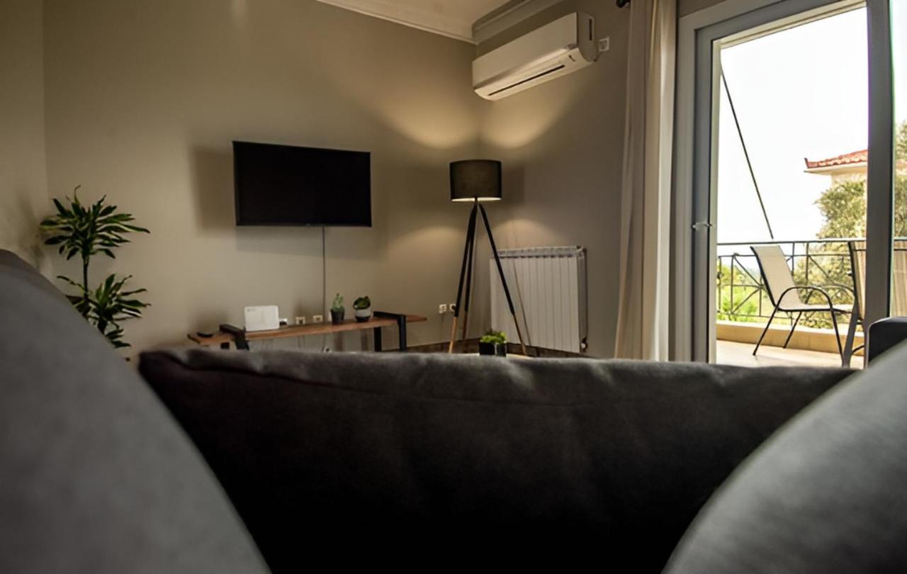 Aristotelis Lakithra-alexandra Apartment *