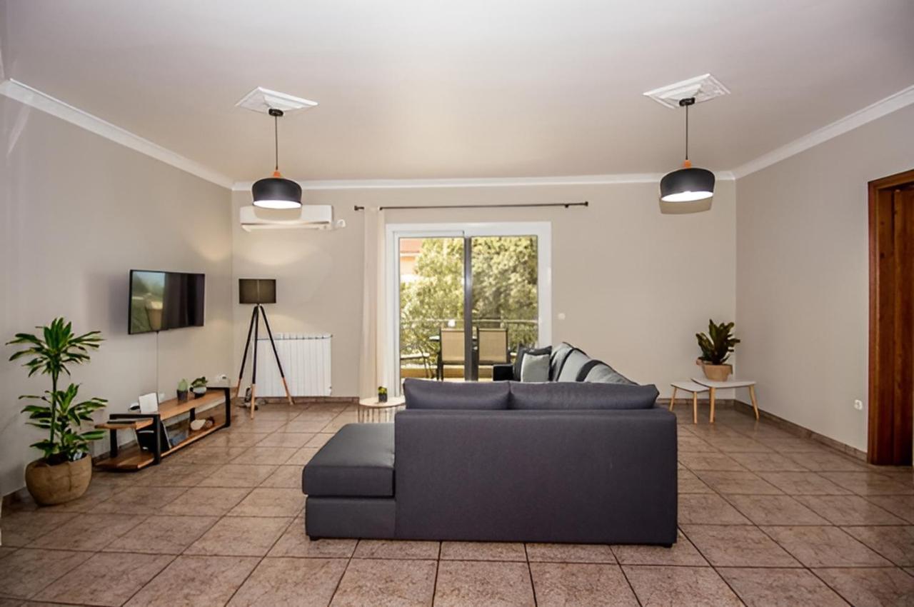 Aristotelis Lakithra-alexandra Apartment *
